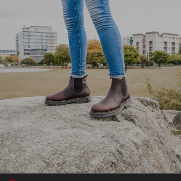 Dr martens chealsea boots - Picture 2 of 2